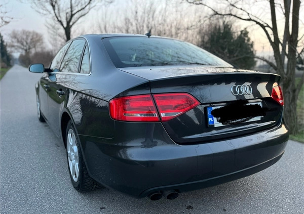 Audi A4 cena 39800 przebieg: 330000, rok produkcji 2011 z Błonie małe 37